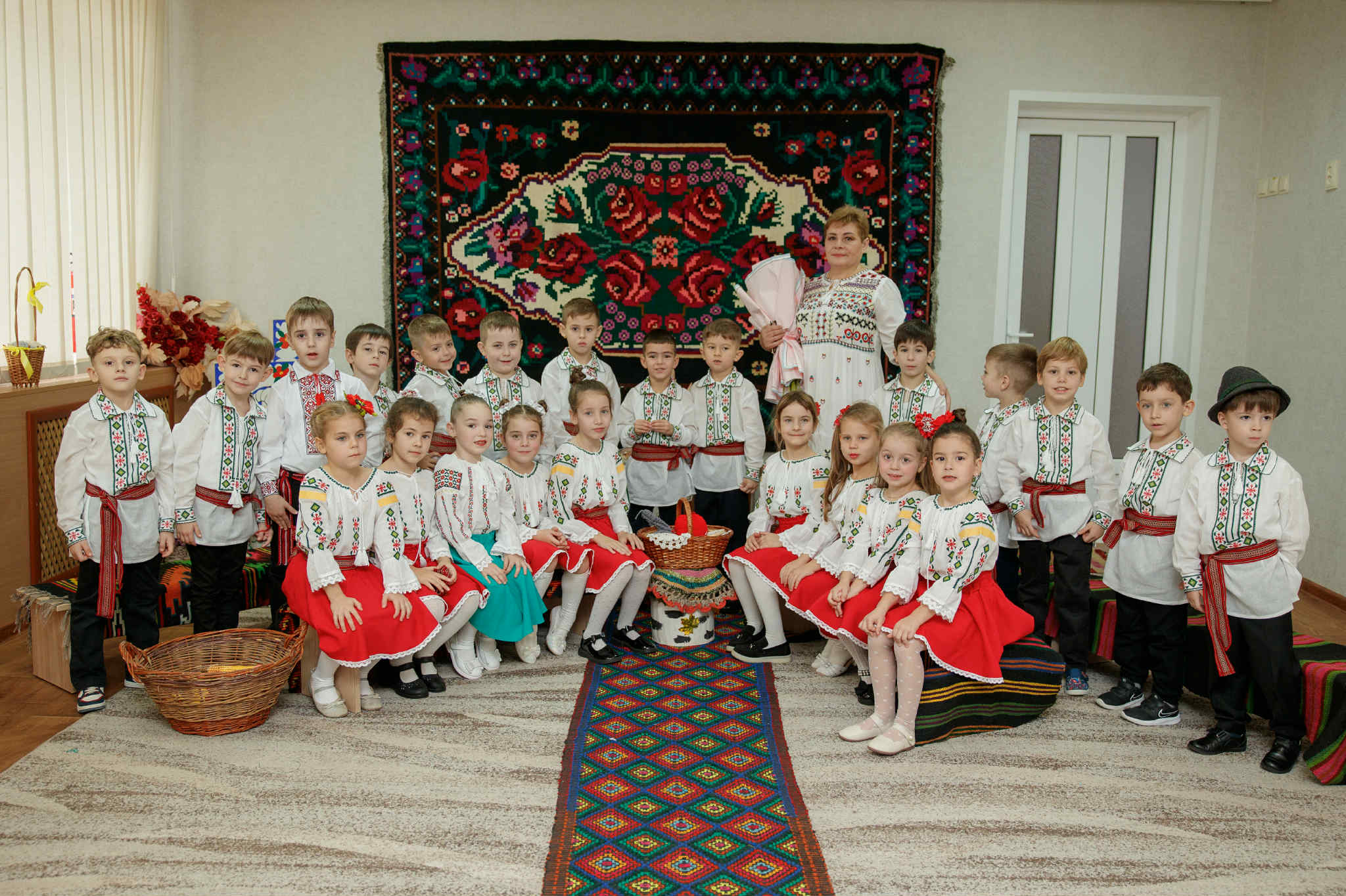 Șezătoare la Grădinița de copii nr. 85 – “De la lume adunate și-napoi la lume date”